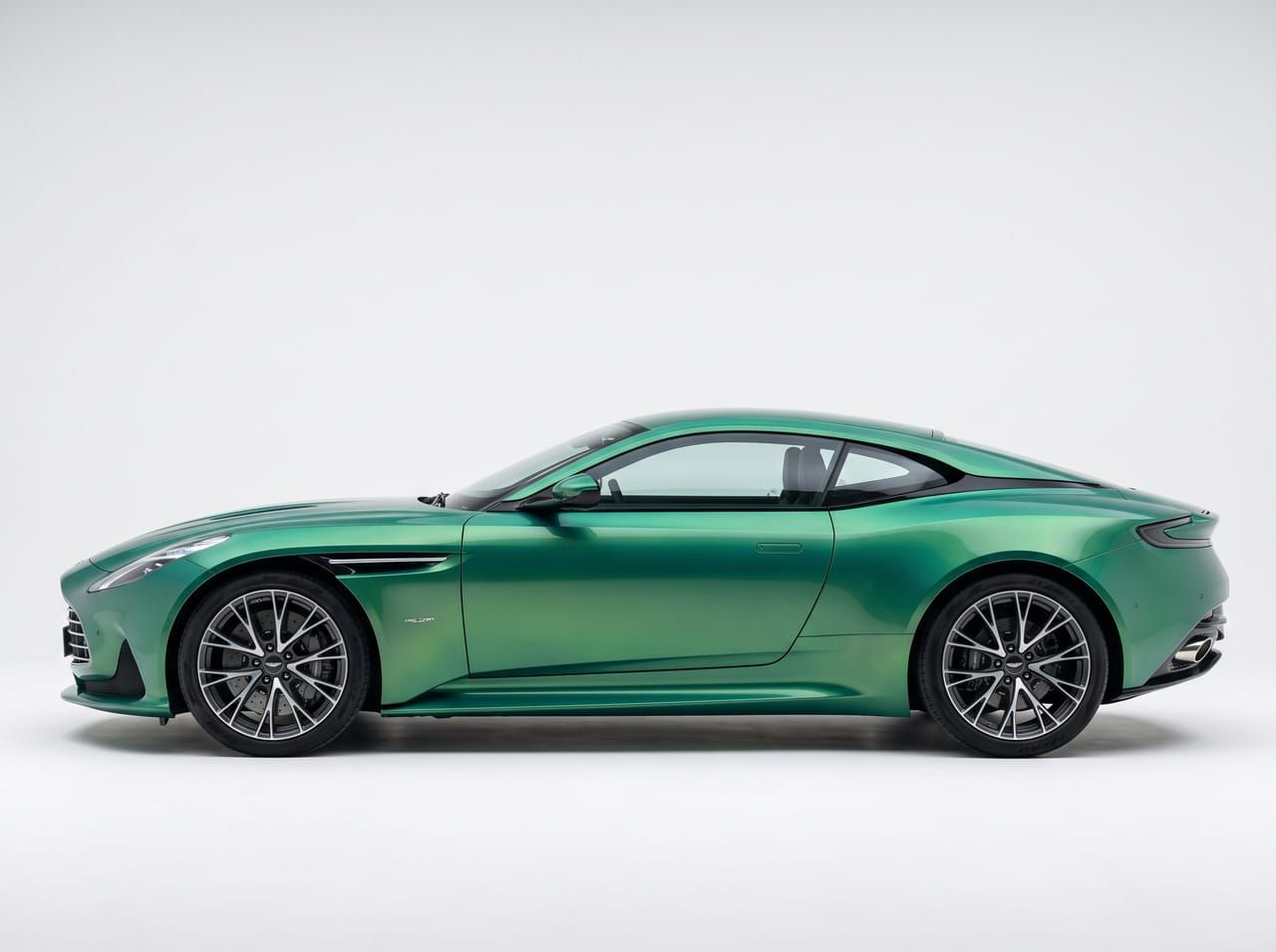 Aston Martin DB12