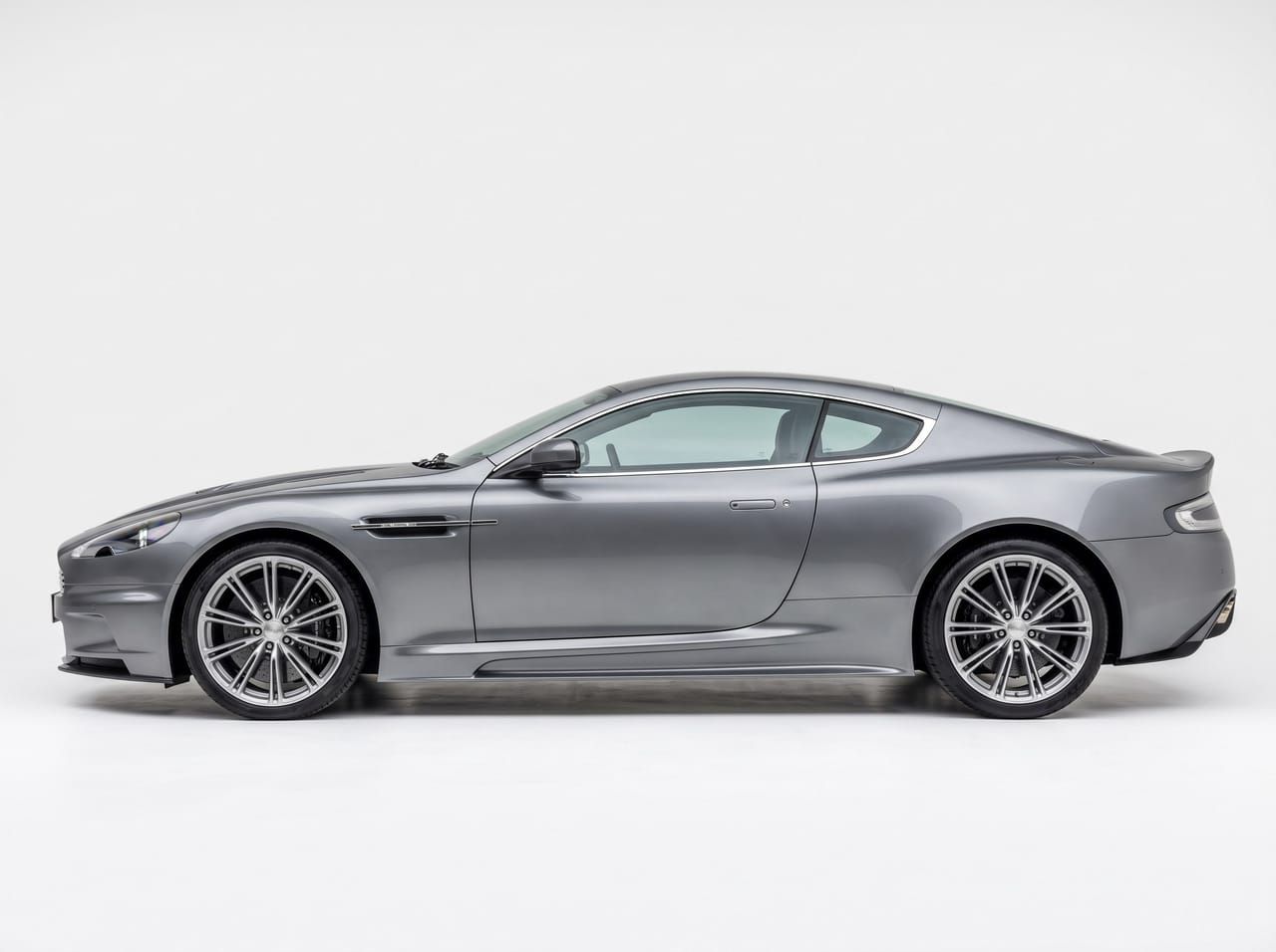 Aston Martin DBS