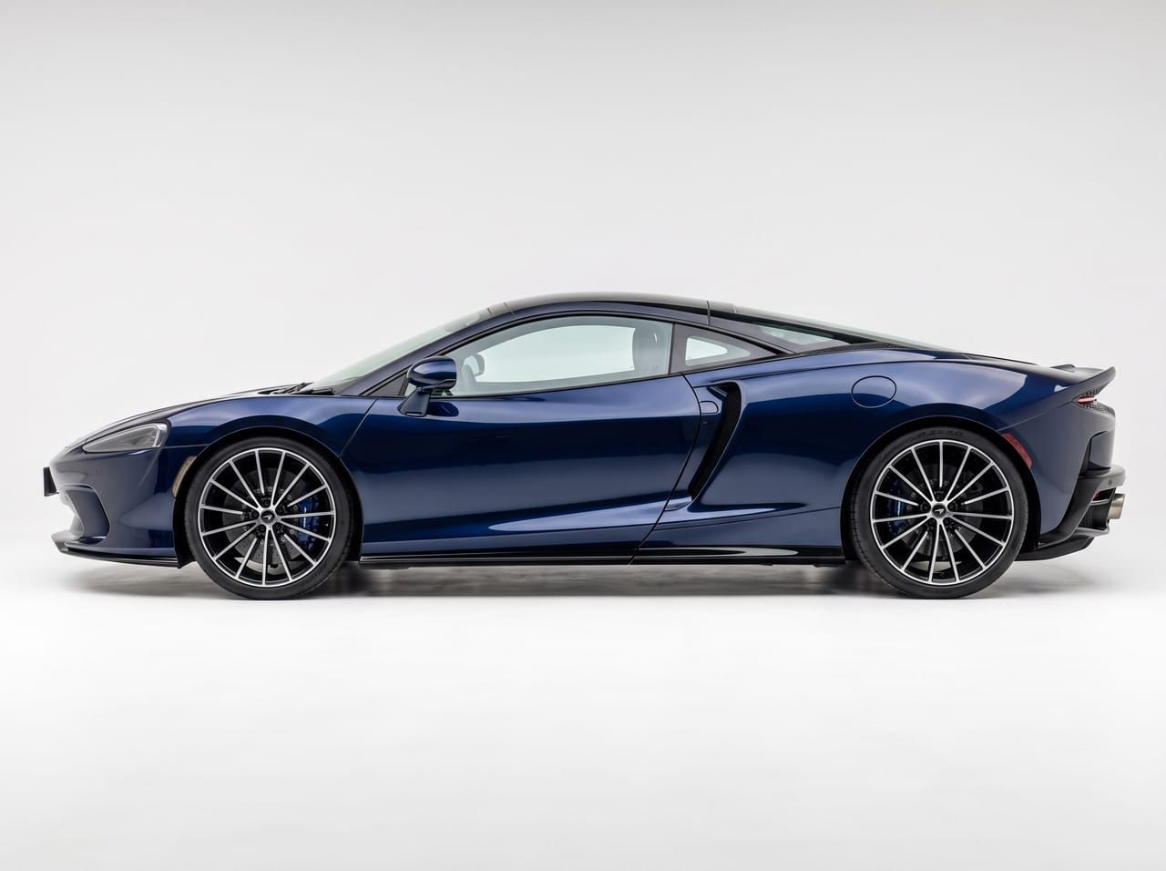 McLaren GT
